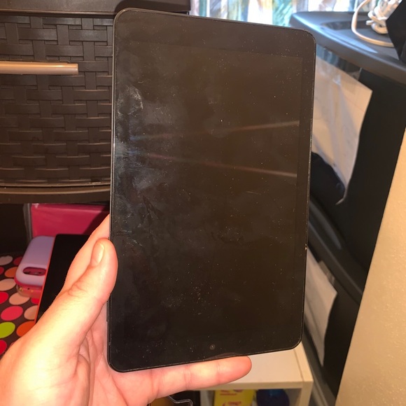 Samsung tablet - Picture 2 of 2